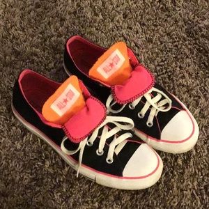Women’s converse size 9
